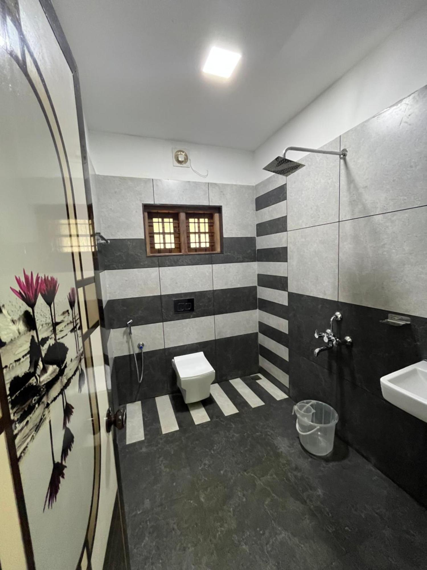 Mount Court Munnar Hotel ภายนอก รูปภาพ