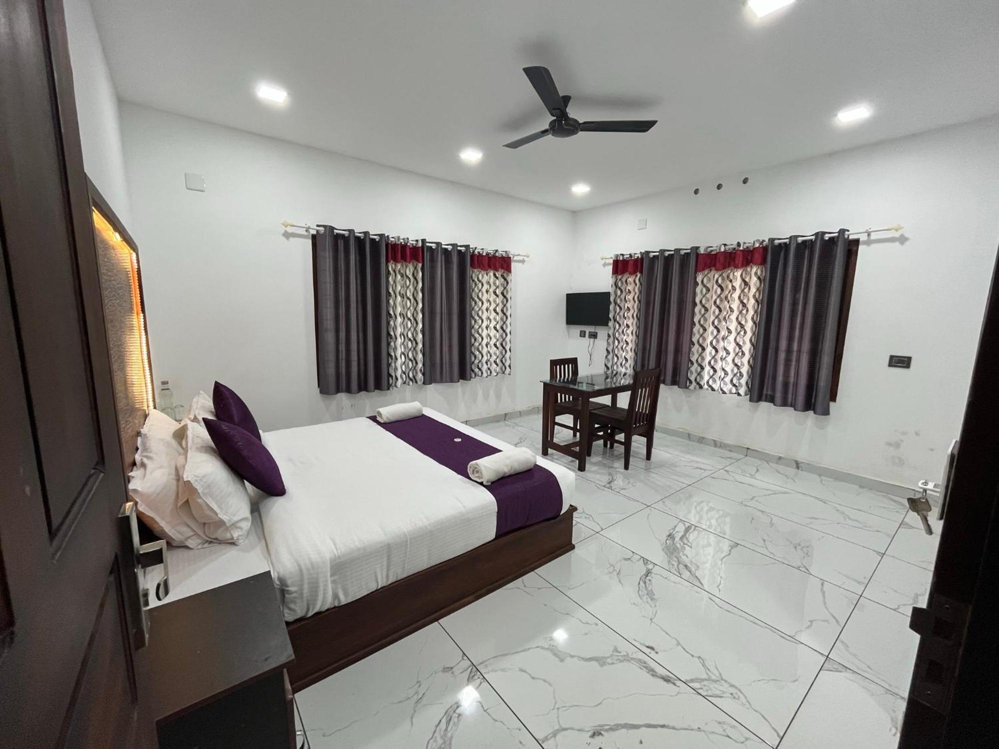 Mount Court Munnar Hotel ภายนอก รูปภาพ